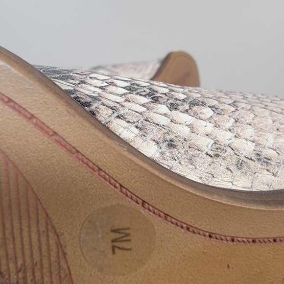 Lucky Brand Haylia Leather Snake Print Chelsea Boots Size 7 Pull on - Picture 11 of 16